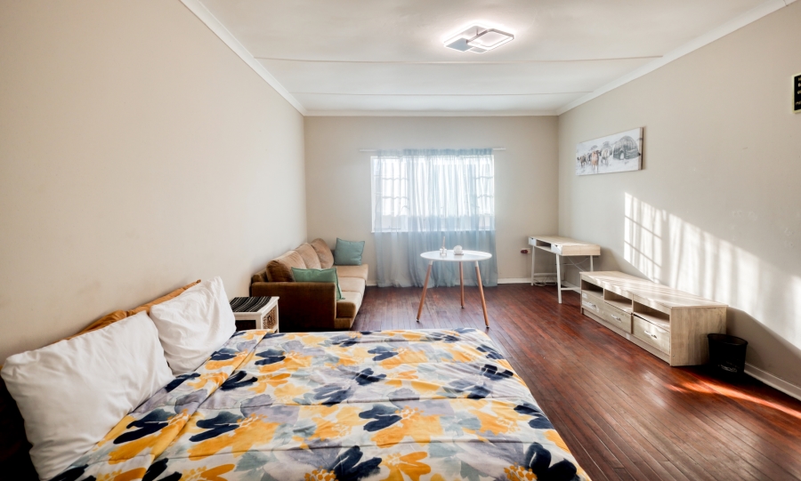 1 Bedroom Property for Sale in Quigney Eastern Cape